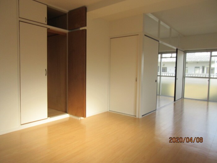 物件内観写真9　(居室)