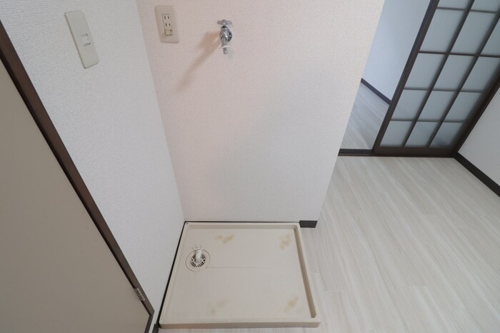 物件内観写真13　(洗濯機置場)