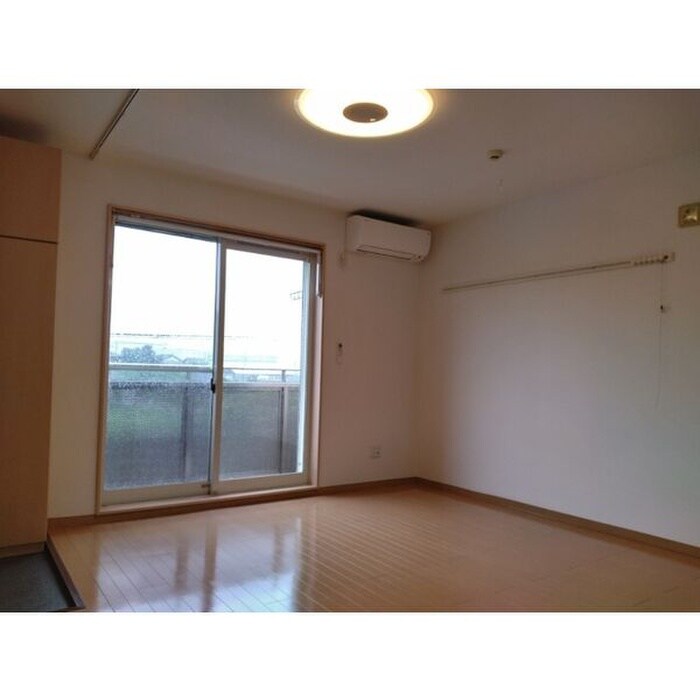 物件内観写真3　(居室)