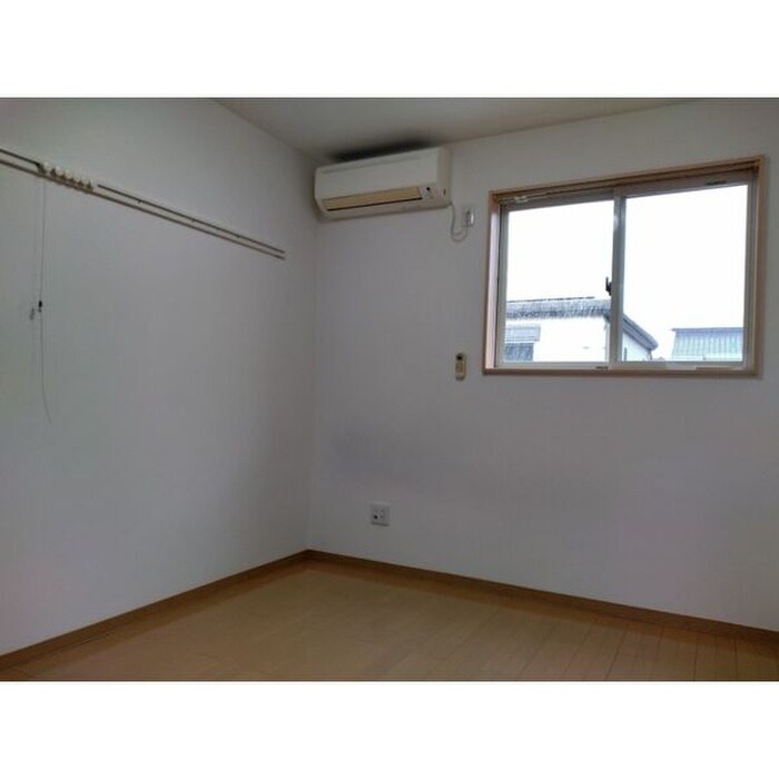 物件内観写真4　(居室)