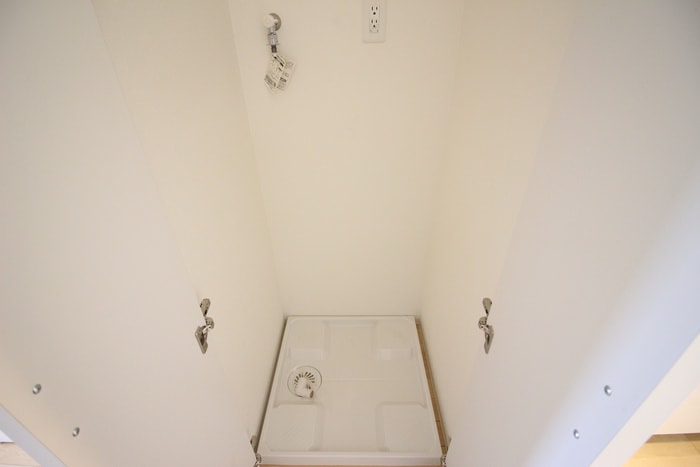 物件内観写真12　(洗濯機置場)