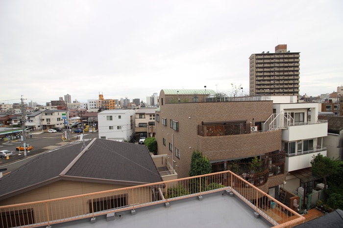 物件内観写真16　(室内からの展望)