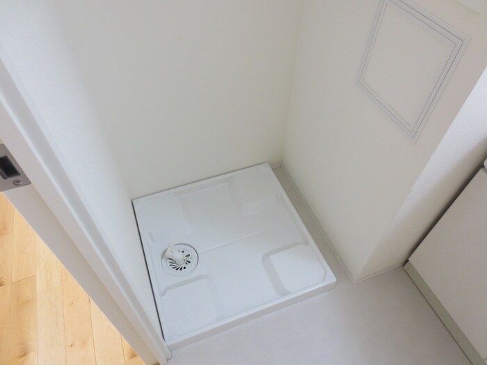 物件内観写真18　(洗濯機置場)