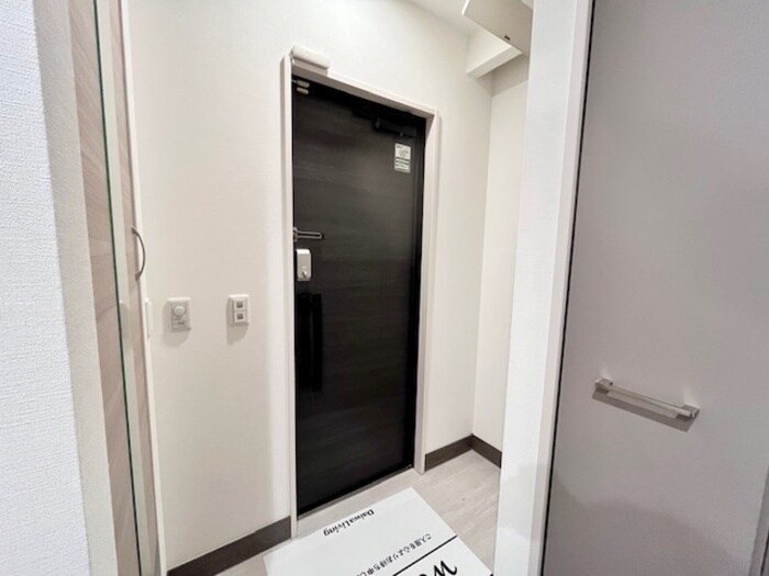 物件内観写真7　(玄関)