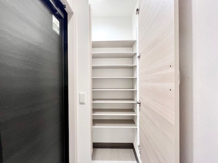 物件内観写真8　(靴箱)