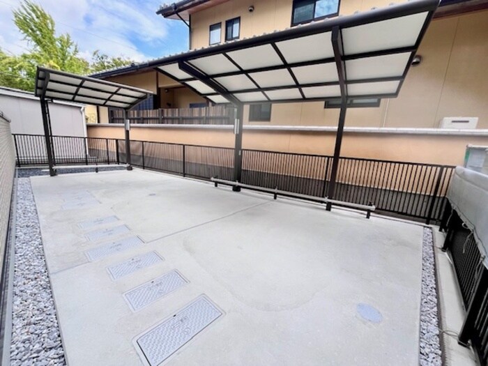 物件外観写真3　(駐輪場)