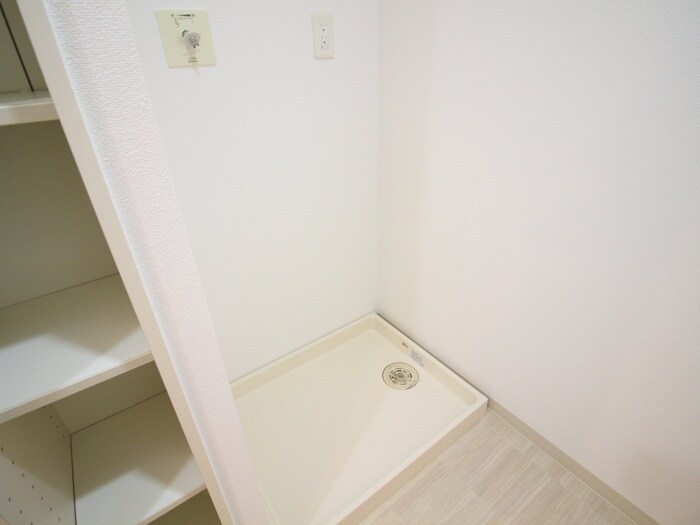 物件内観写真13　(洗濯機置場)