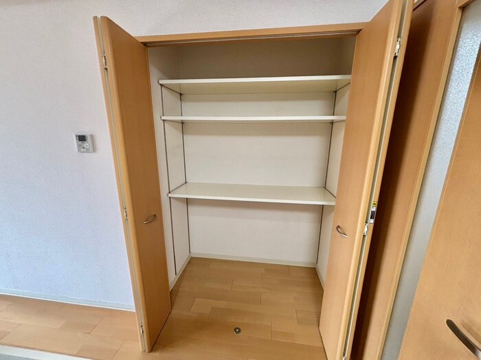 物件内観写真13　(収納)