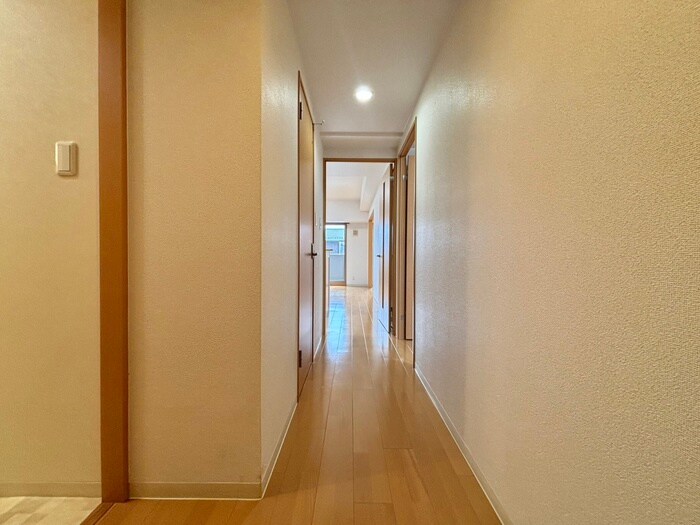 物件内観写真18　(廊下)