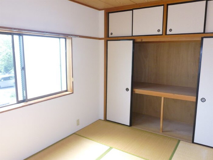 物件内観写真3　(居室)