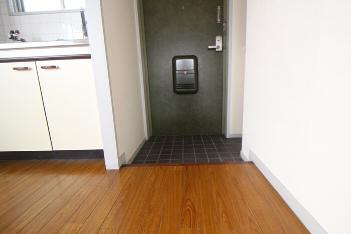 物件内観写真12　(廊下)