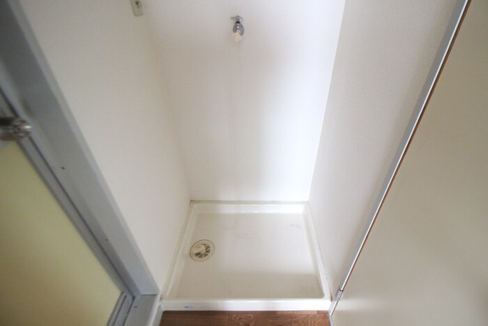 物件内観写真18　(洗濯機置場)