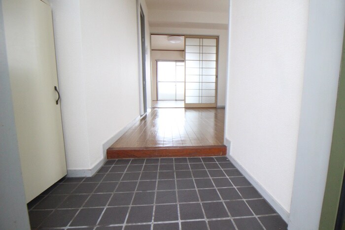 物件内観写真21　(玄関)