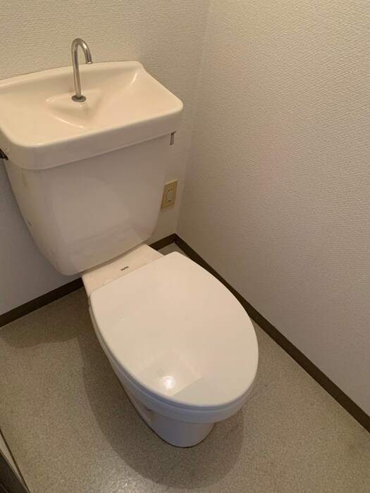 物件内観写真6　(トイレ)