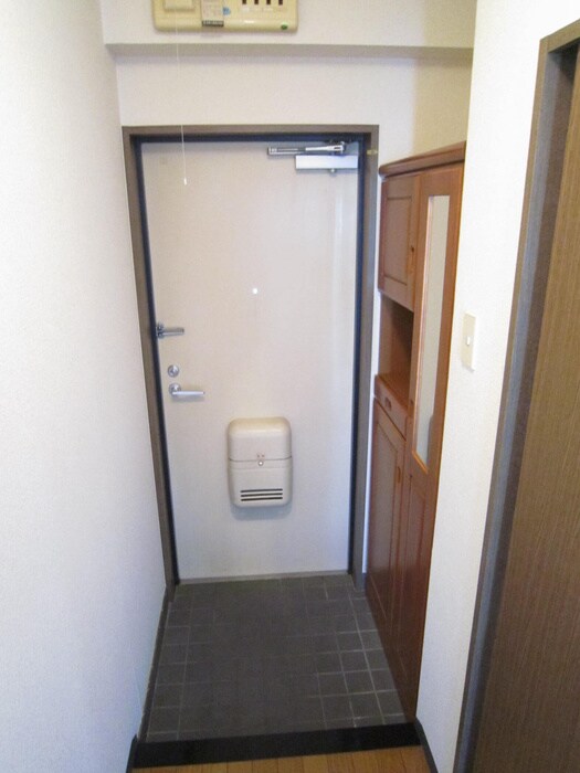 物件内観写真13　(玄関)