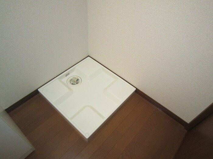 物件内観写真17　(洗濯機置場)