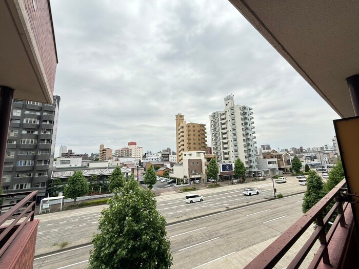 物件内観写真17　(室内からの展望)