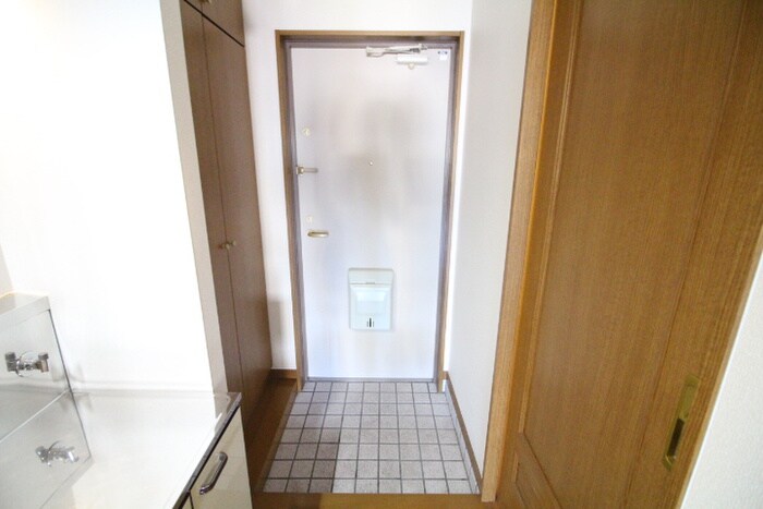 物件内観写真15　(玄関)
