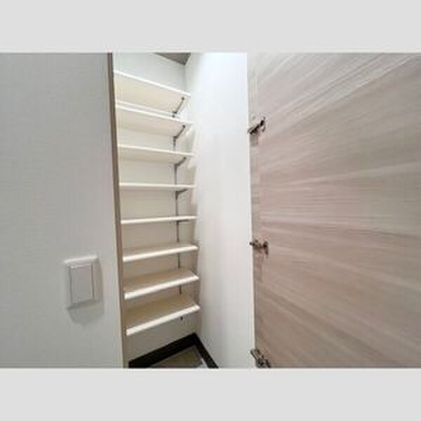 物件内観写真9　(収納)