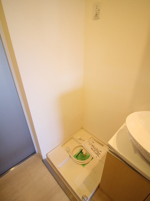 物件内観写真10　(洗濯機置場)