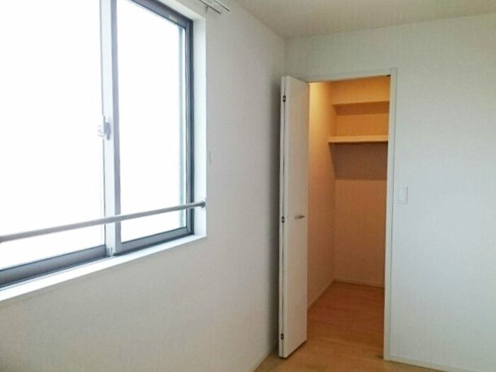 物件内観写真9　(収納)