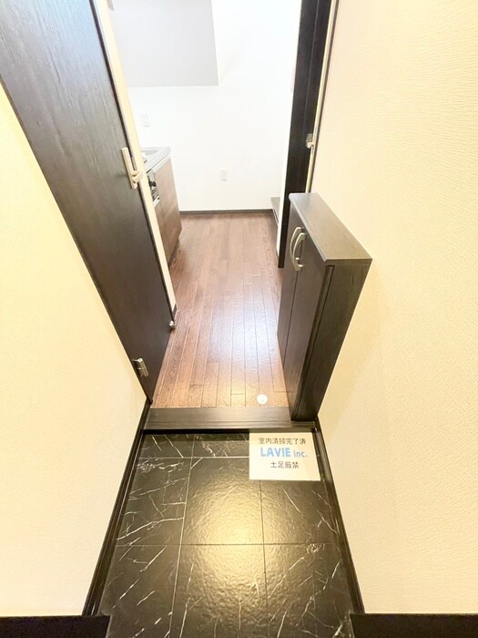 物件内観写真12　(玄関)