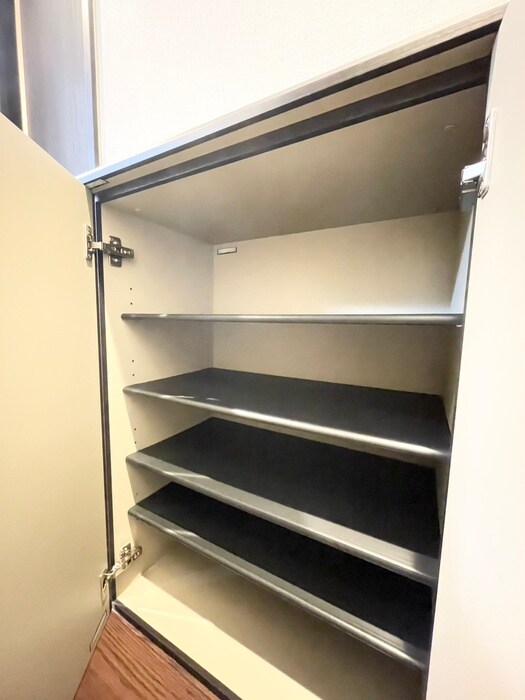 物件内観写真13　(靴箱)