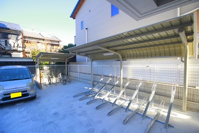 物件外観写真3　(駐輪場)