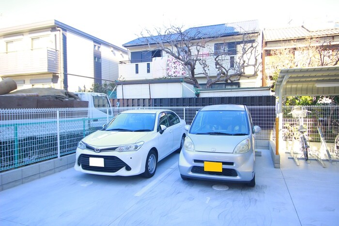 物件外観写真4　(駐車場)