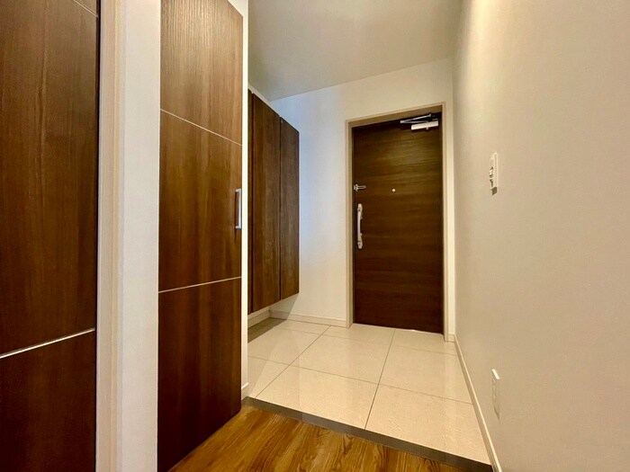 物件内観写真9　(玄関)