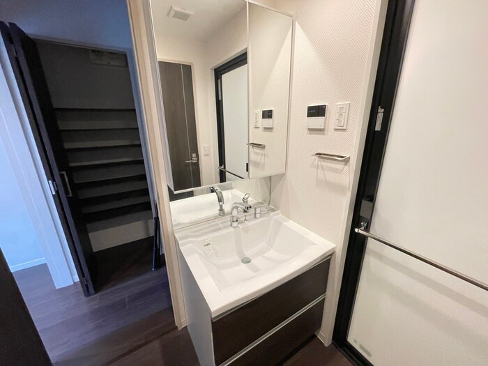 物件内観写真12　(洗面)