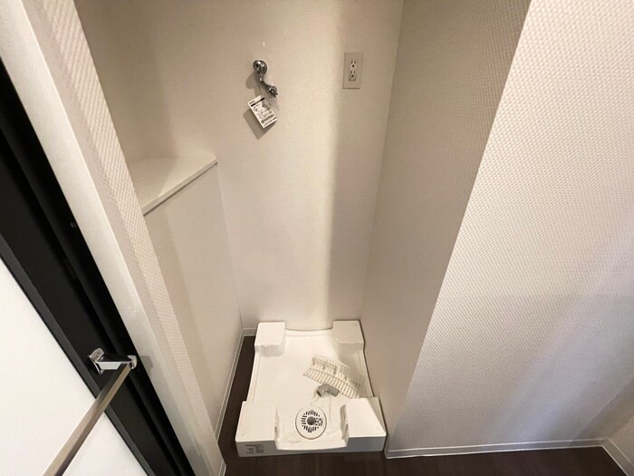 物件内観写真14　(洗濯機置場)