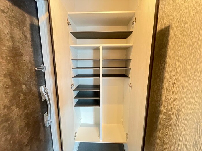 物件内観写真16　(靴箱)