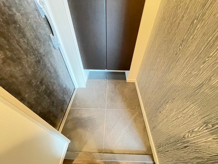 物件内観写真17　(玄関)