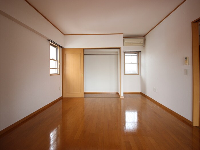 サンリット一番館の居室