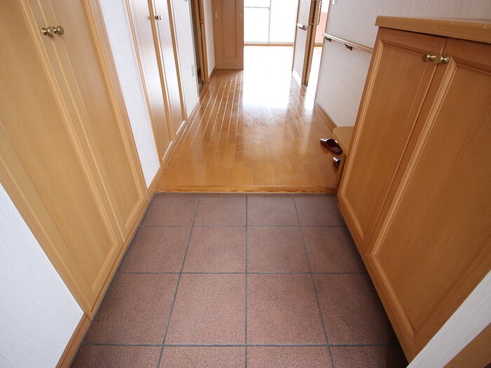 物件内観写真15　(玄関)