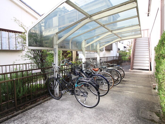 物件外観写真5　(駐輪場)