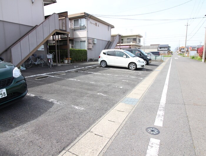 物件外観写真6　(駐車場)