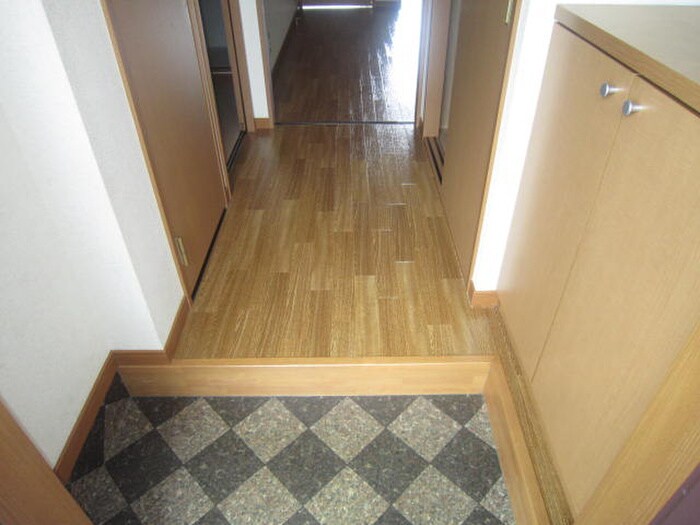 物件内観写真19　(玄関)