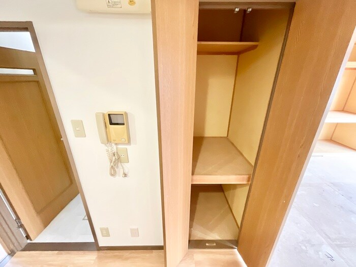 物件内観写真12　(収納)