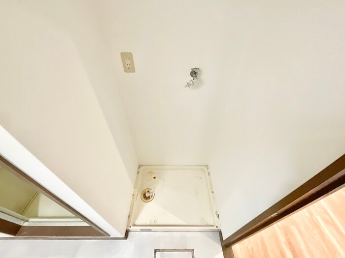 物件内観写真13　(洗濯機置場)