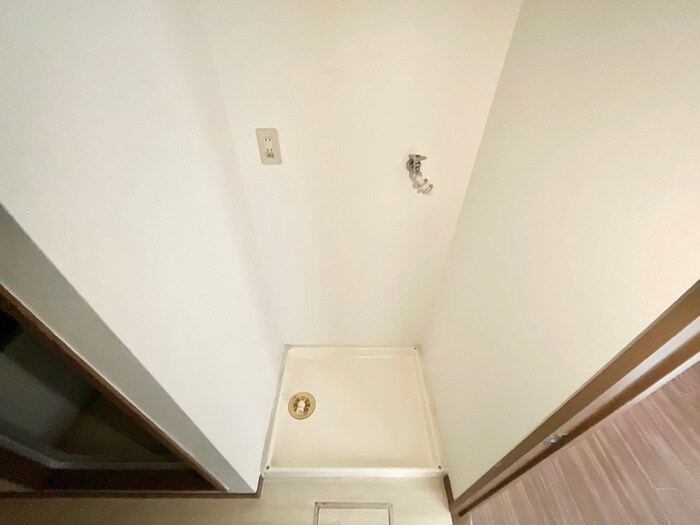 物件内観写真18　(洗濯機置場)