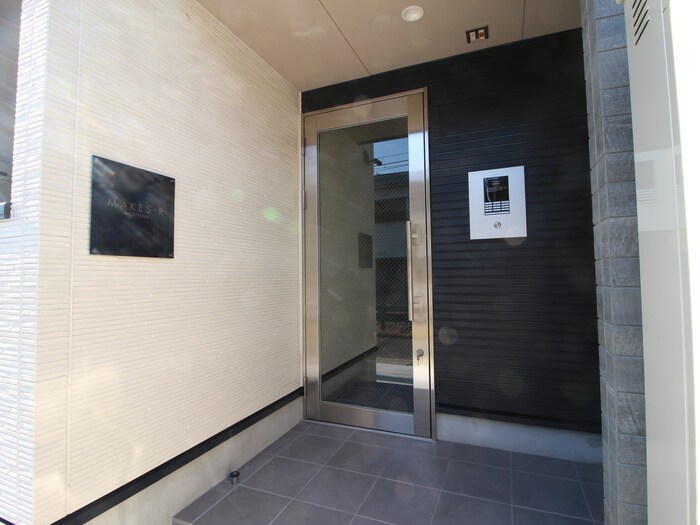 物件外観写真4　(エントランス部分)