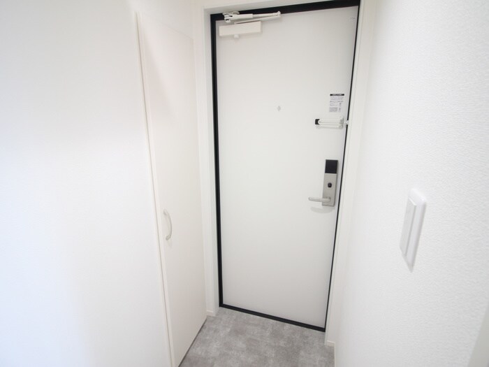 物件内観写真15　(玄関)