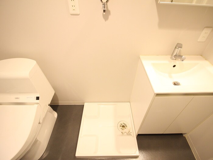 物件内観写真15　(洗濯機置場)