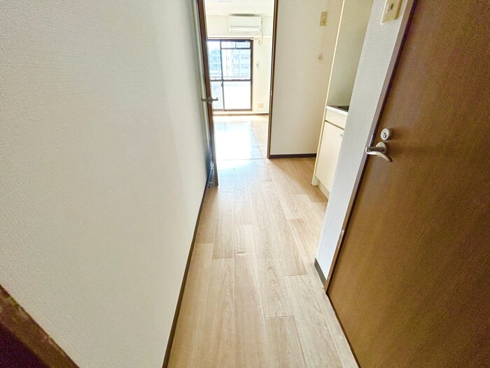 物件内観写真13　(廊下)