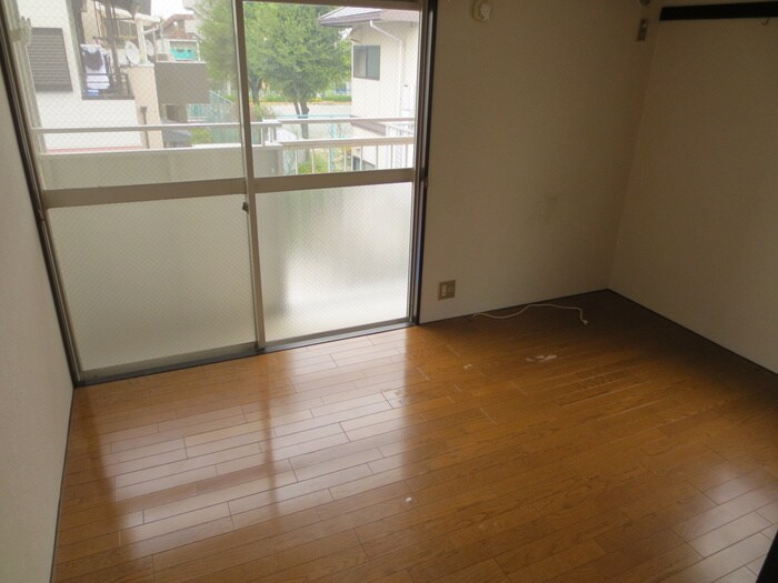 物件内観写真10　(居室)