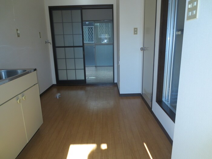 物件内観写真16　(玄関)