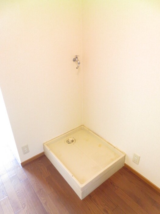 物件内観写真19　(洗濯機置場)