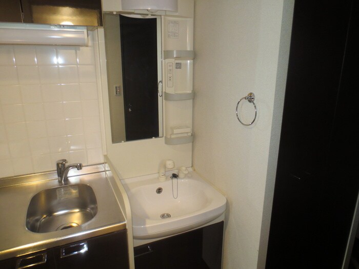 物件内観写真10　(洗面)
